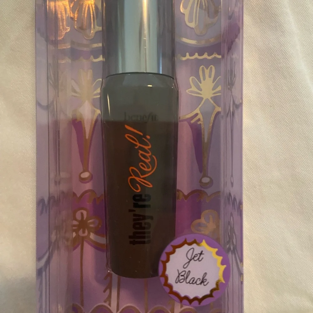 Benefit Cosmetics Mascaras Trio black + neutral eyeshadow duo. Brand New in box